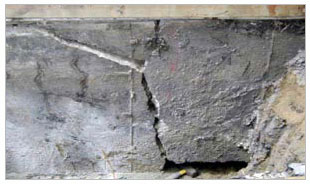 vertical foundation crack